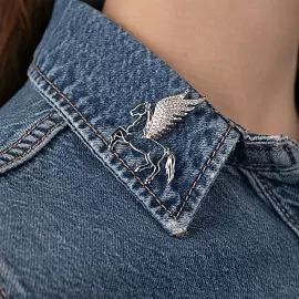 Брошь 3-5705-W ювелирный сплав Пегас_1